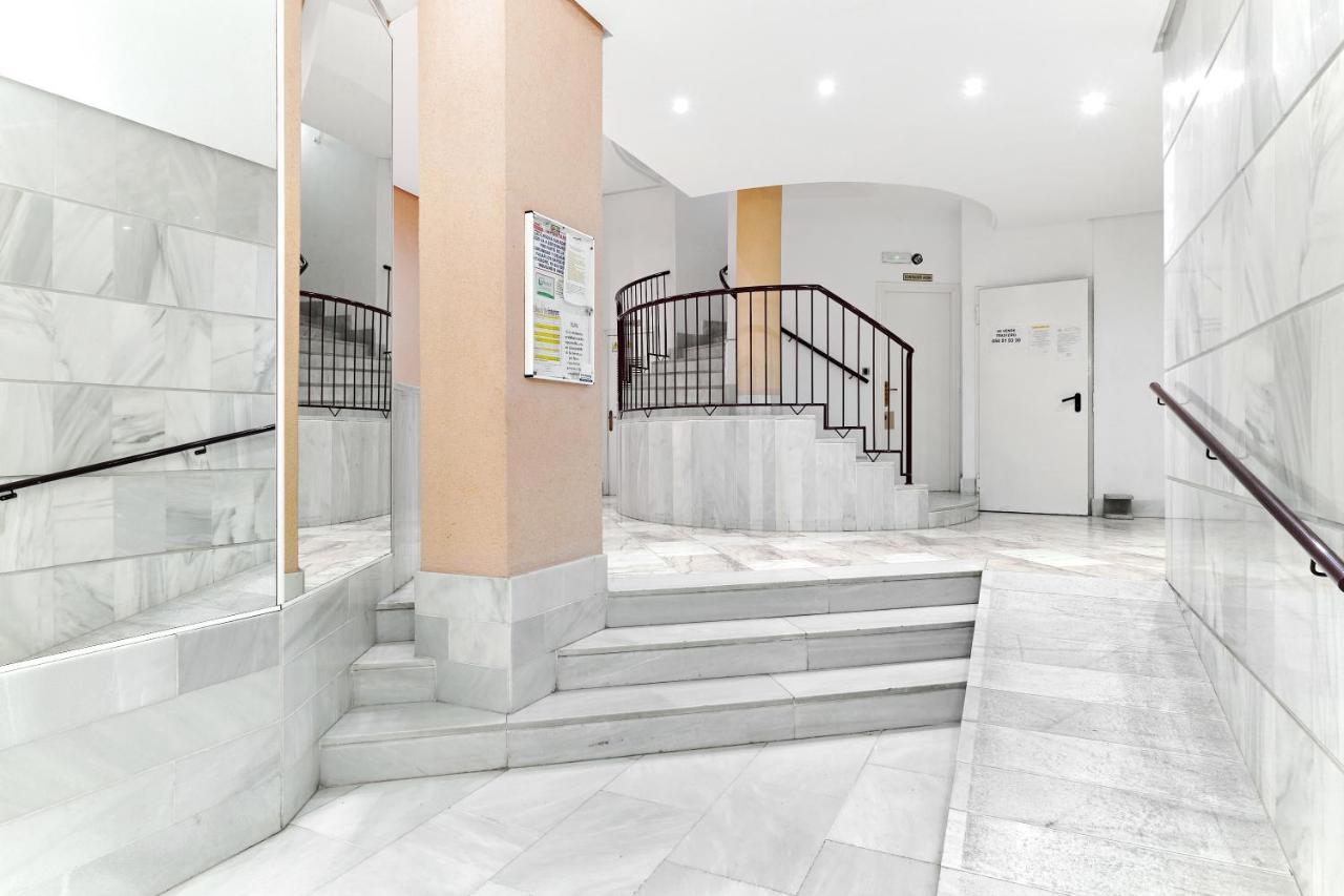 Lovely Sunny Apartment With Shared Pool And Private Parking Torrevieja Zewnętrze zdjęcie