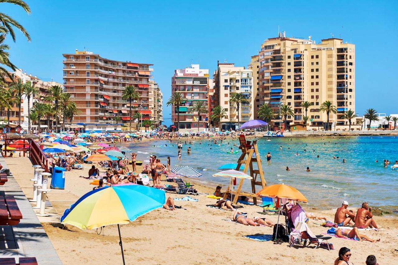 Lovely Sunny Apartment With Shared Pool And Private Parking Torrevieja Zewnętrze zdjęcie